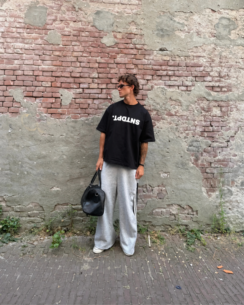 TEE - ZWART